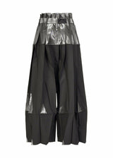 132 5. STANDARD Trousers Black x Silver