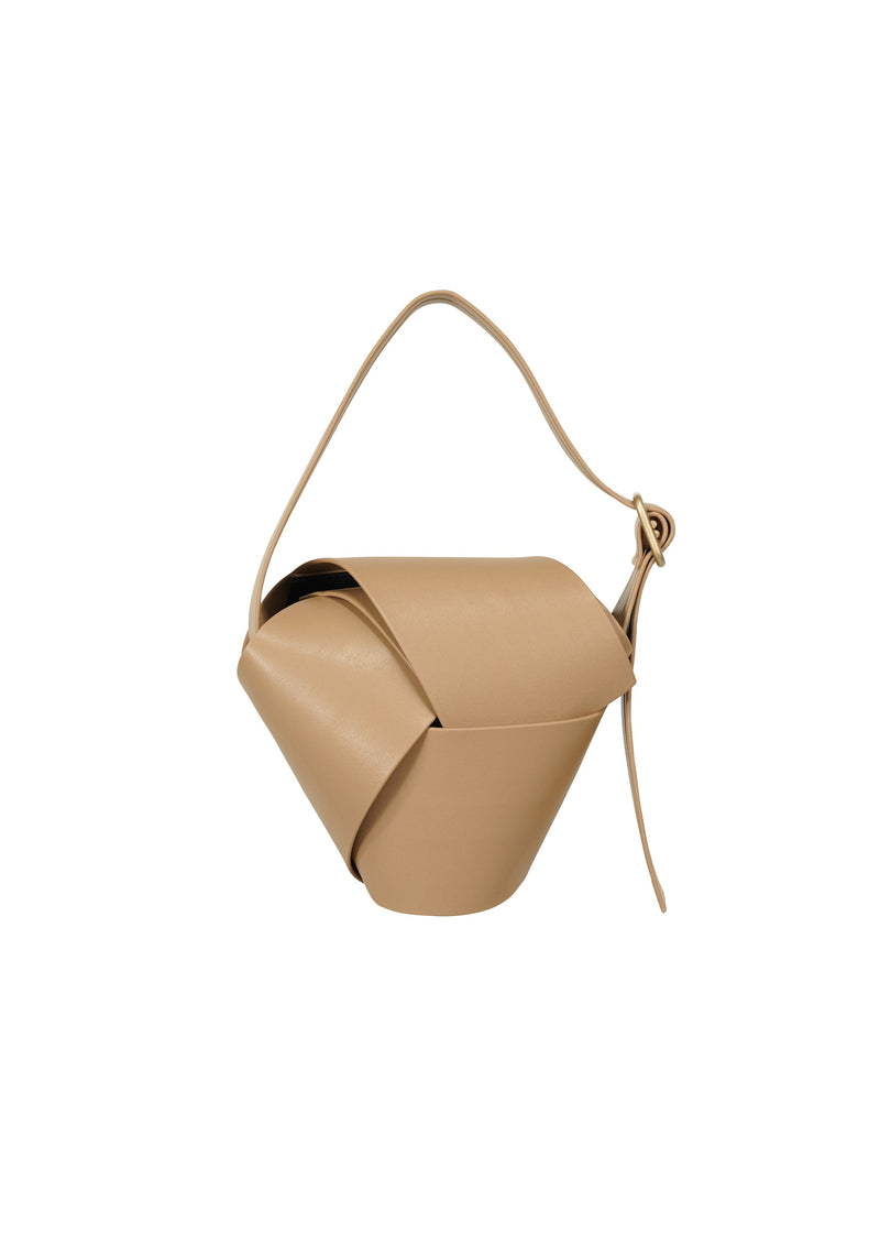 A product shot of the ISSEY MIYAKE BAND BIND BAG bag in silver grass beige (40).