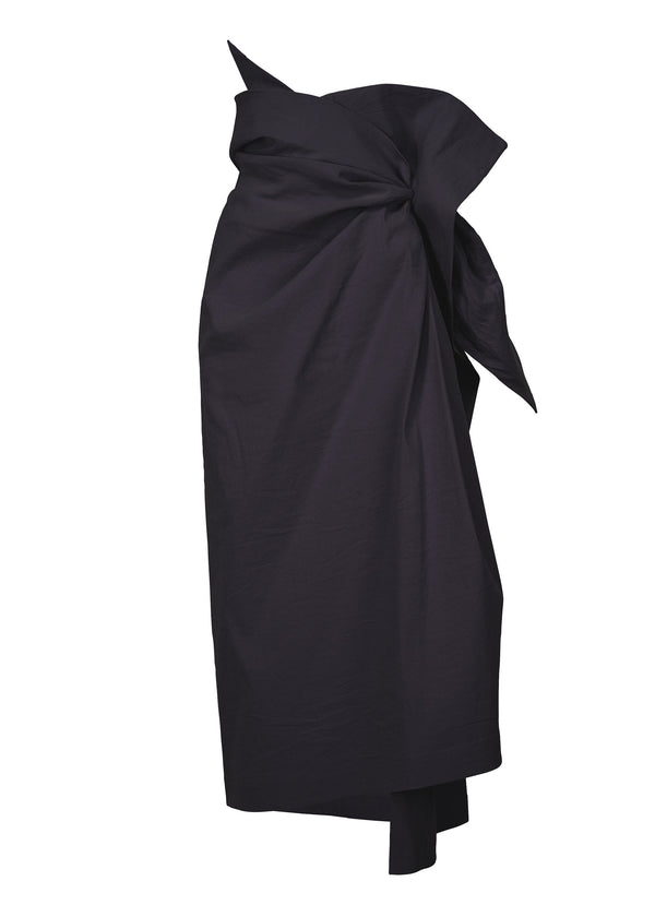 A product shot of the ISSEY MIYAKE  ENCLOTHE skirt in midnight navy (79)