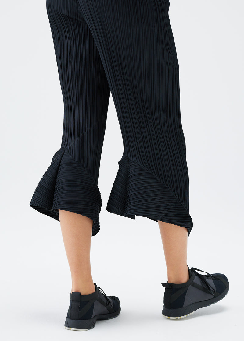 THICKER BOTTOMS 2 Trousers Black