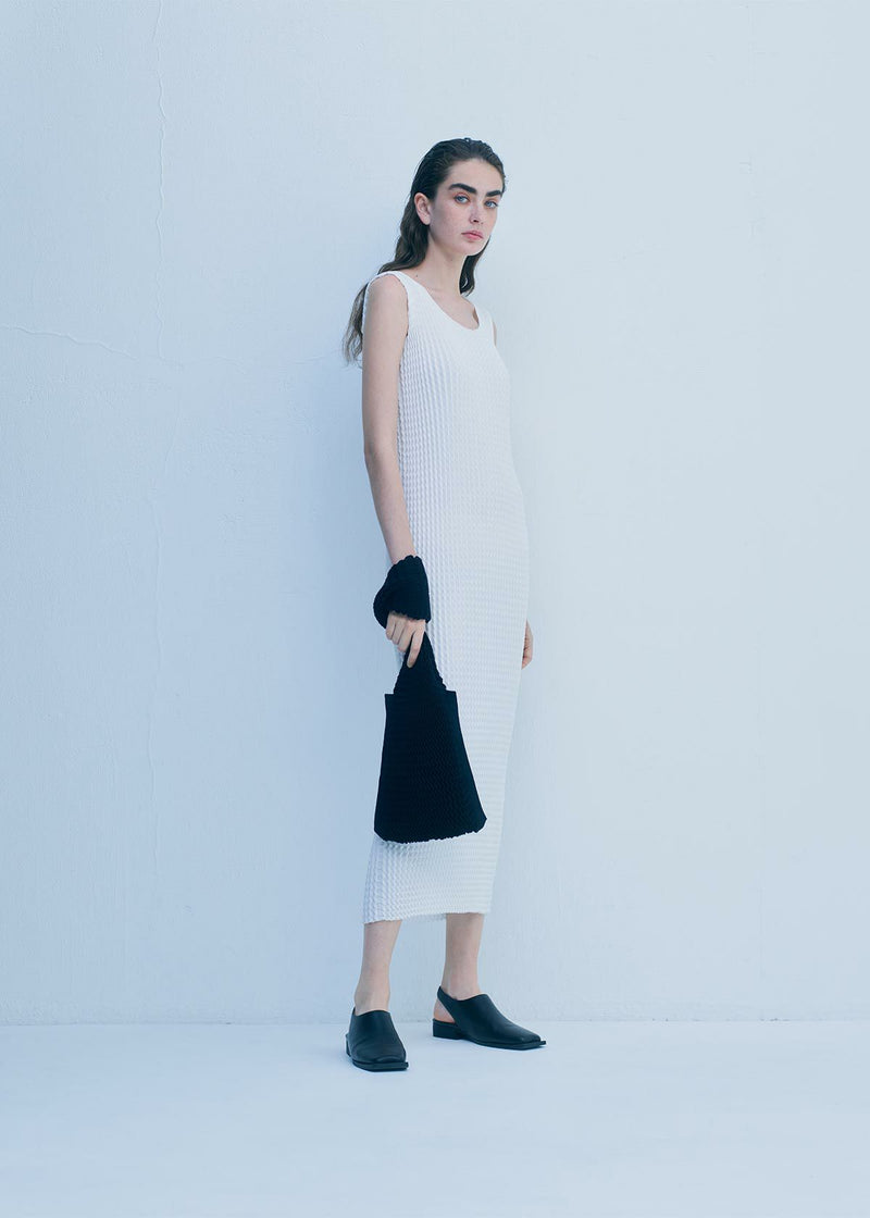 SPONGY BK/WT-26 Dress White