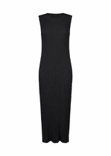 HATCHING PLEATS Dress Black