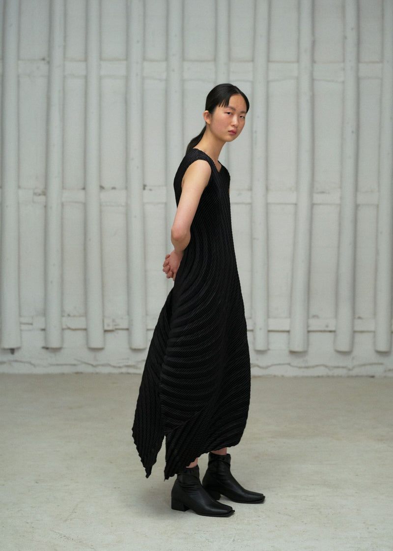 GEM PLEATS Dress Grey