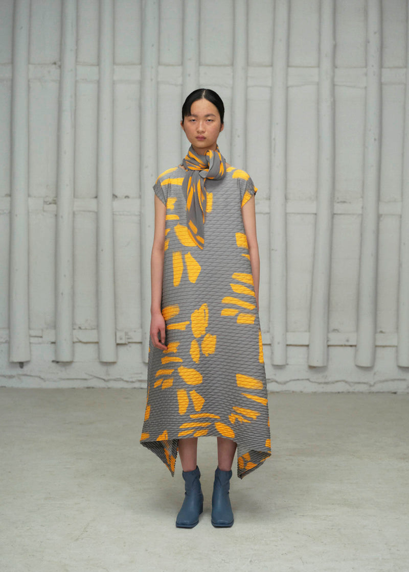 SPROUT PLEATS STOLE Stole Brown-Hued