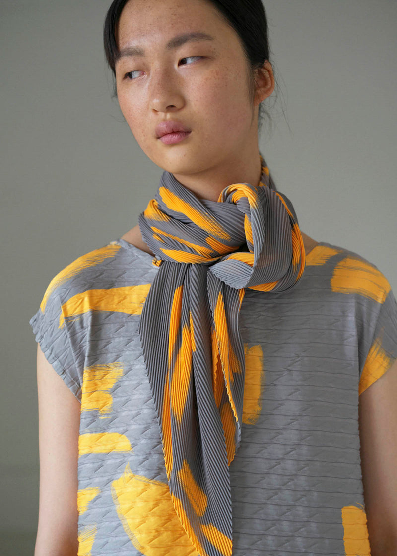 SPROUT PLEATS STOLE Stole Brown-Hued