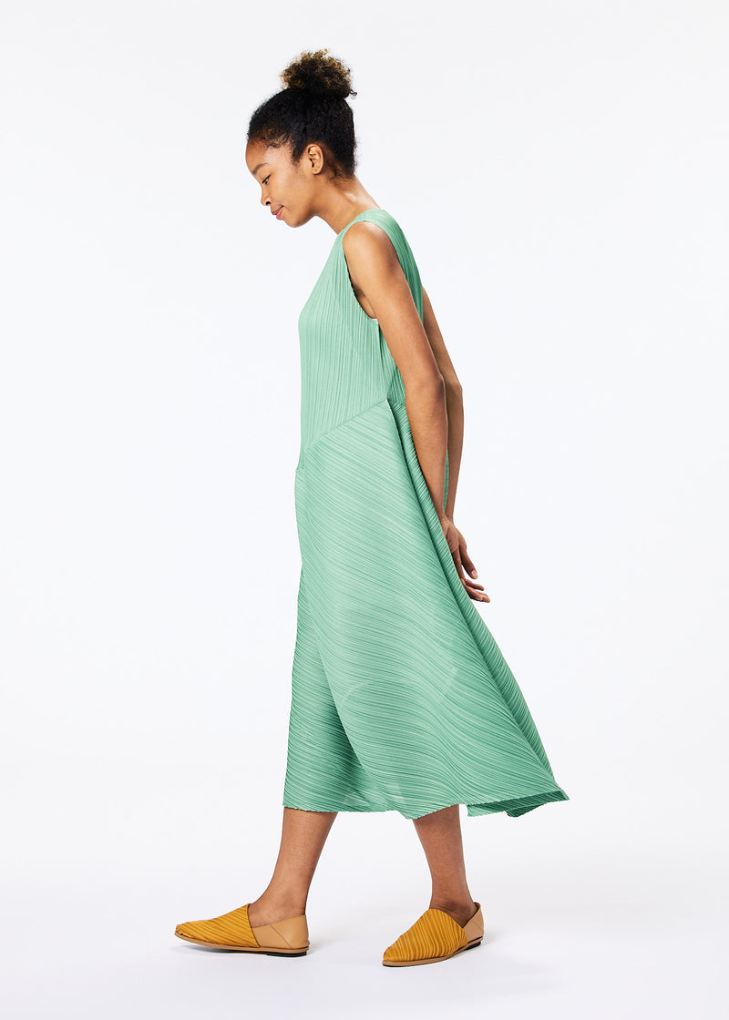 CALLA Dress Black | ISSEY MIYAKE ONLINE STORE UK