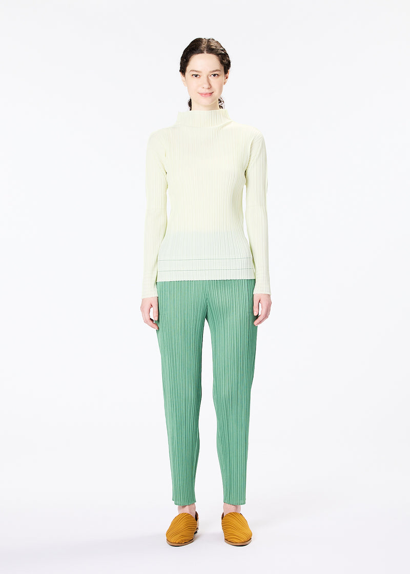 SOFT PLEATS Top Pale Green